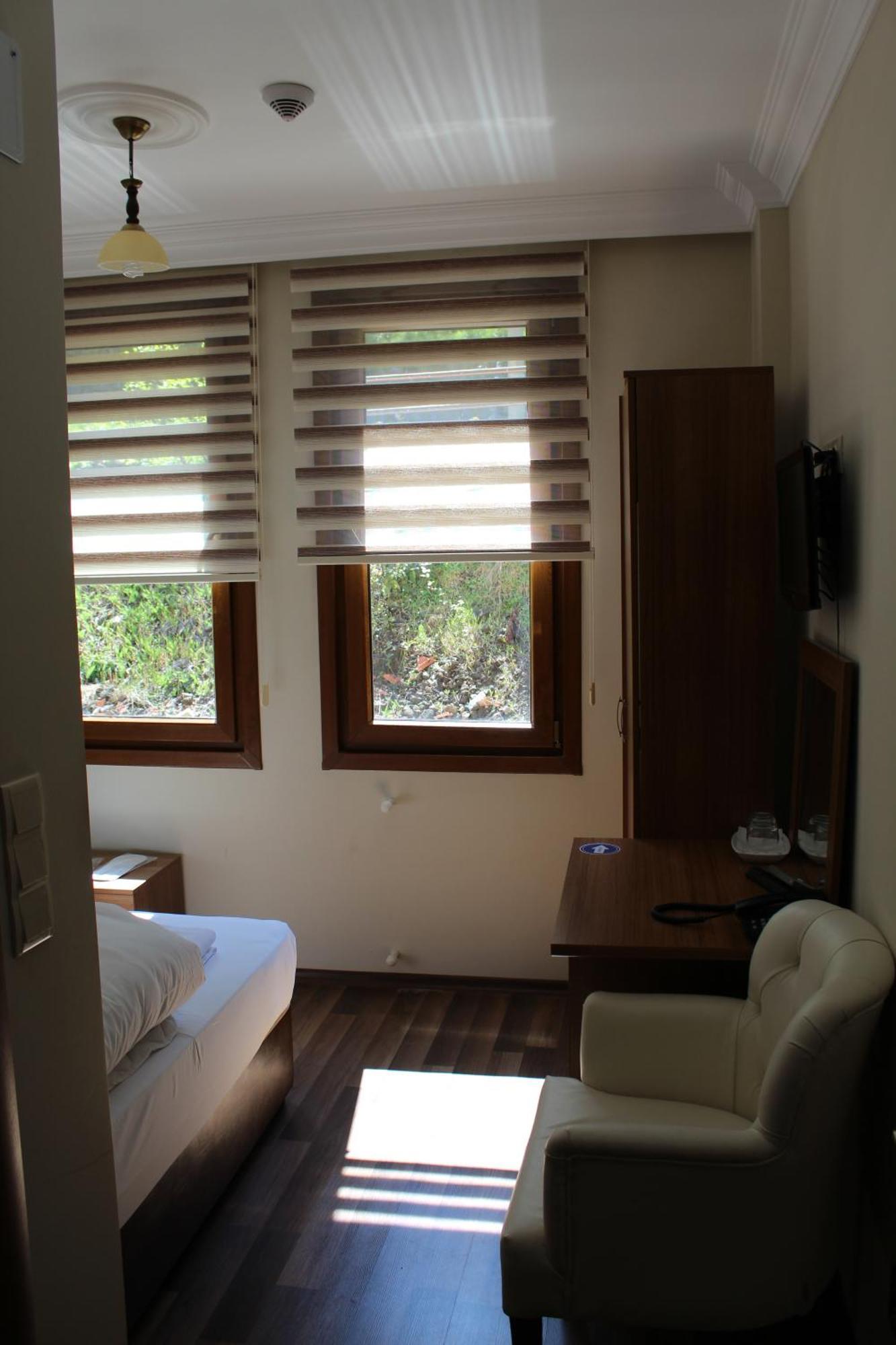Oz-Ay Hotel Surmene Ruang foto